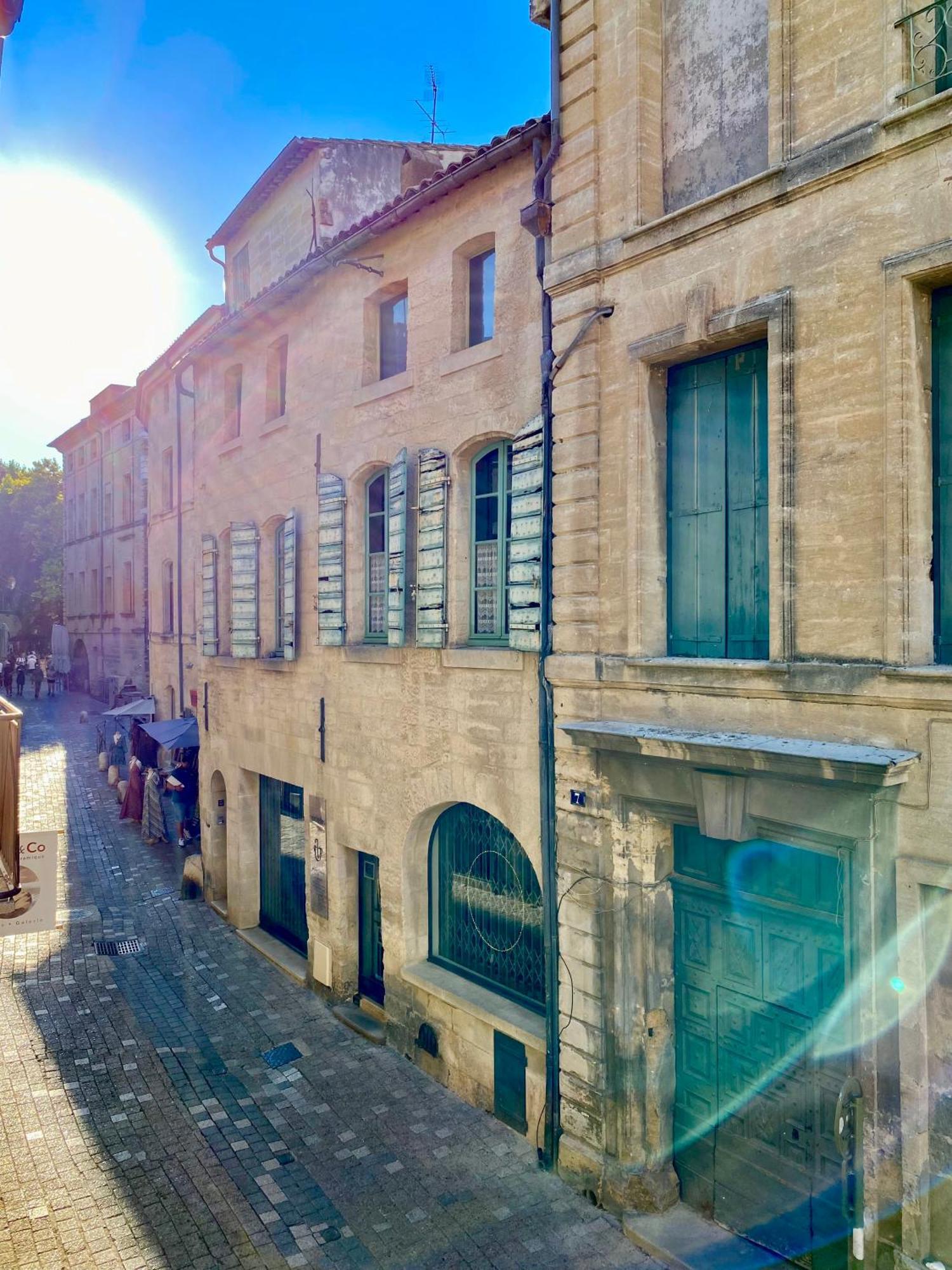 "La Suite" 3 Etoiles Uzes Bagian luar foto
