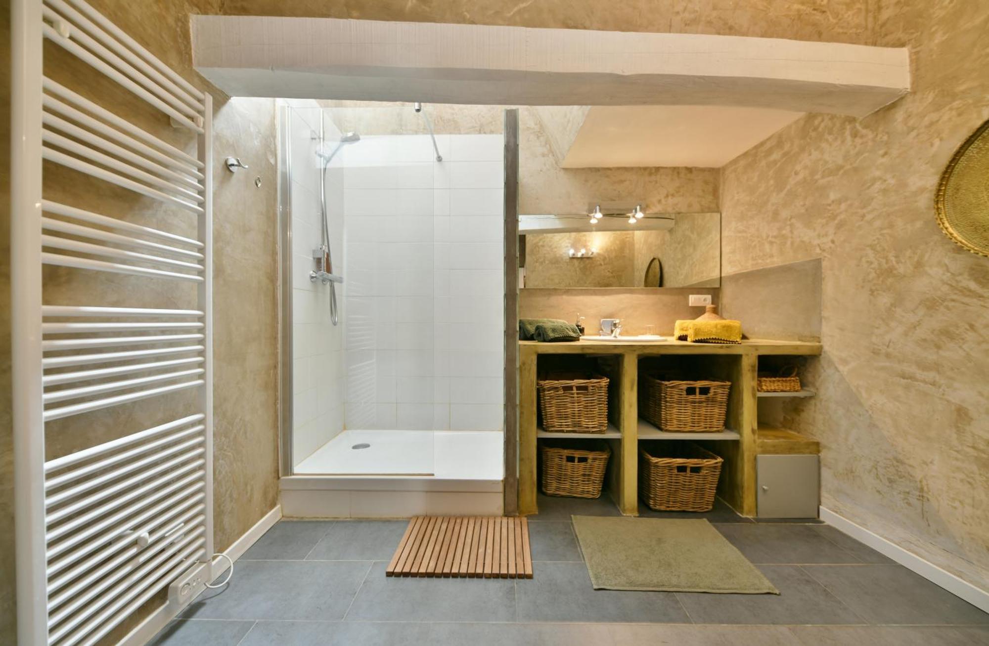 "La Suite" 3 Etoiles Uzes Bagian luar foto