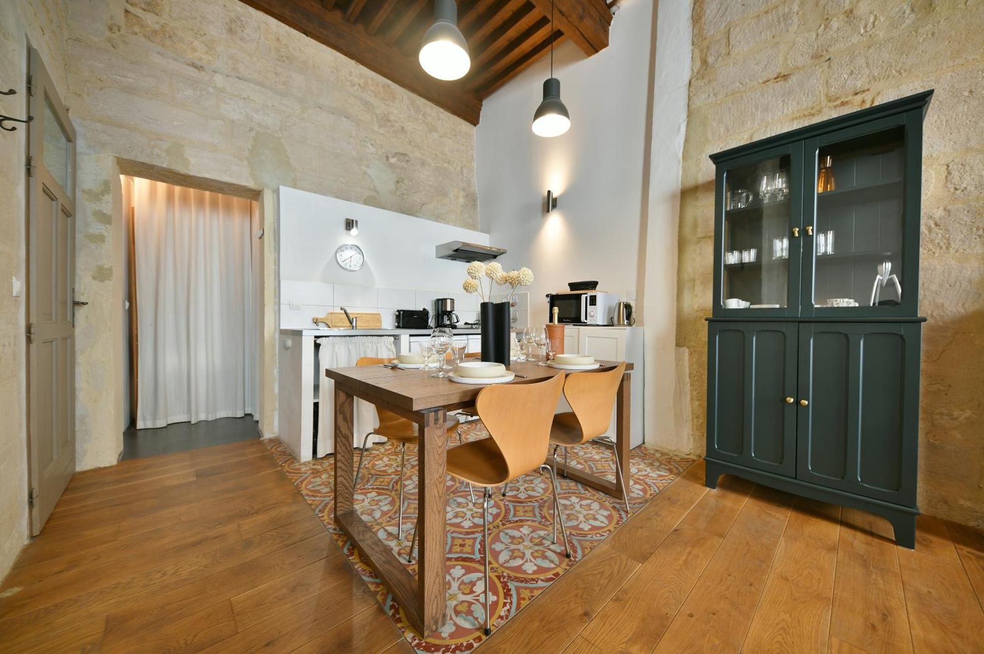 "La Suite" 3 Etoiles Uzes Bagian luar foto