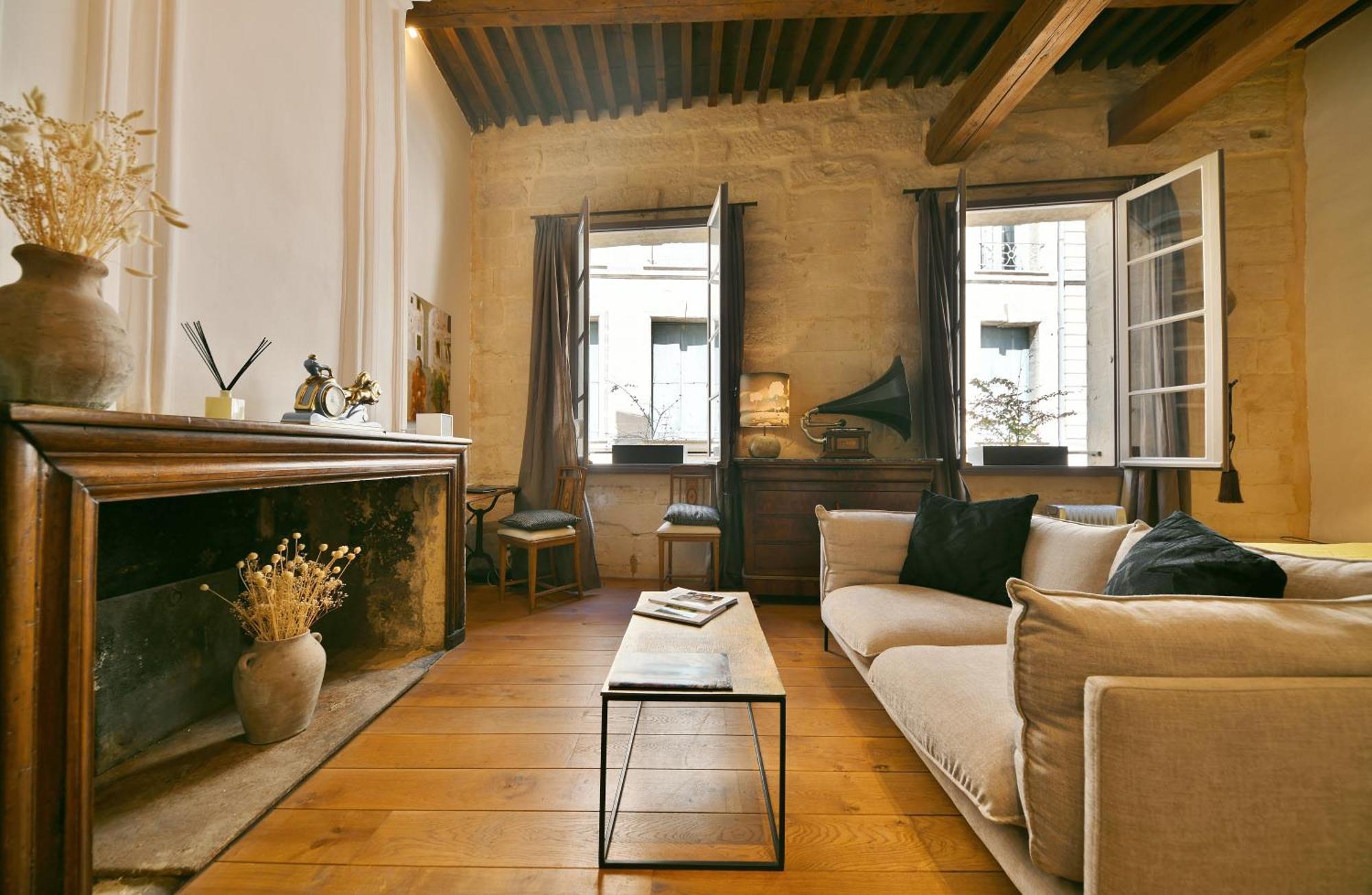 "La Suite" 3 Etoiles Uzes Bagian luar foto
