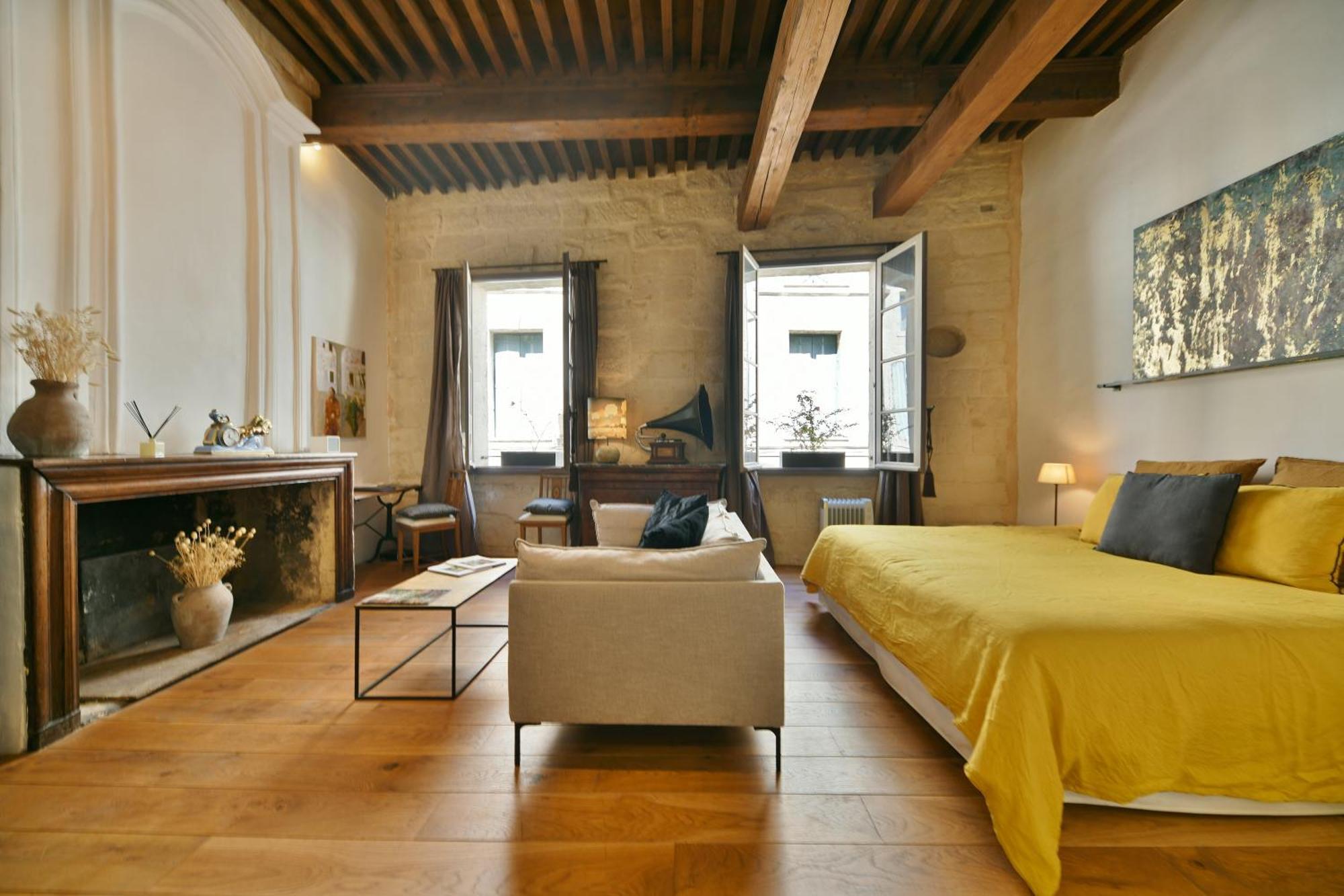 "La Suite" 3 Etoiles Uzes Bagian luar foto