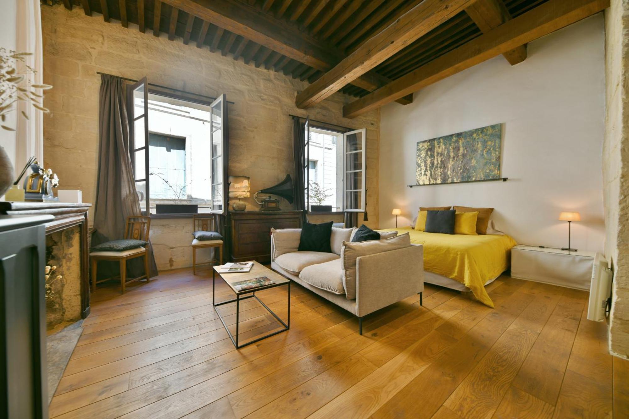 "La Suite" 3 Etoiles Uzes Bagian luar foto